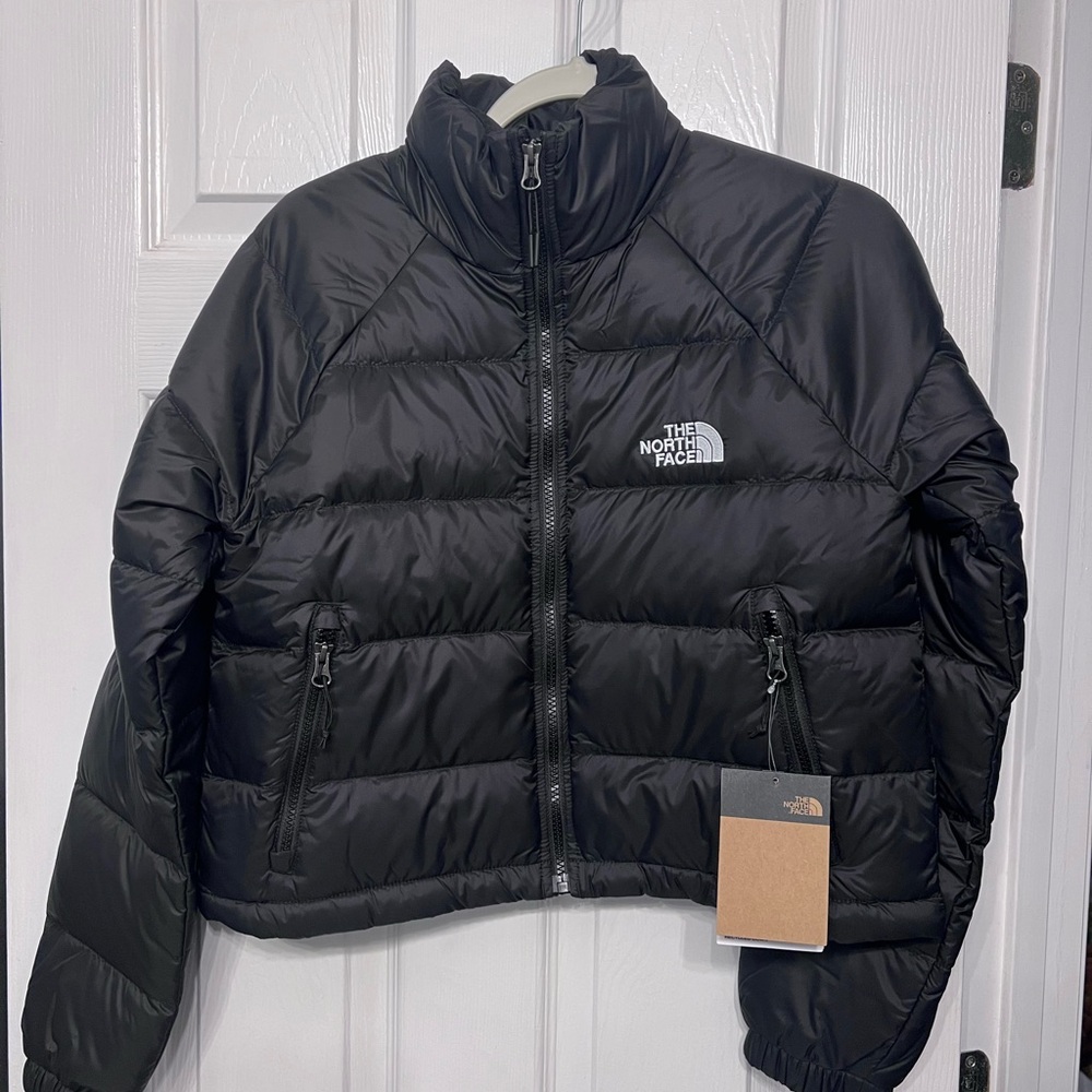 The North Face Women's Black Cropped Puffer NEW WITH TAGS- Size Small